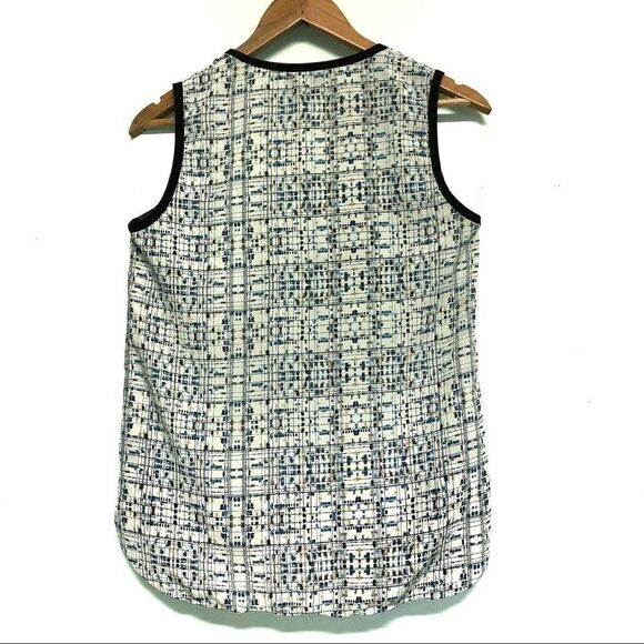 Barneys New York 💯 Silk Printed Blouse - Picture 2 of 4